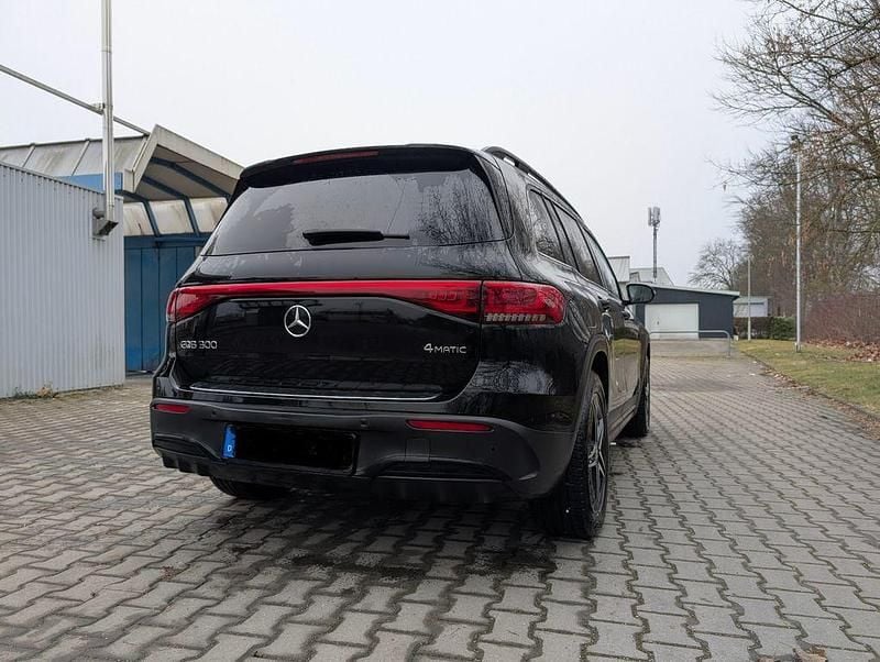 Schwarz Gebraucht 2022 Mercedes EQB300 AMG line SUV | 27.800 € (Superpreis) - Bild 1/4