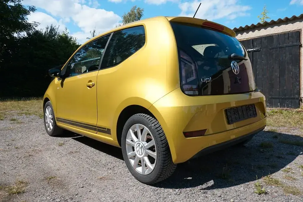 Gebraucht VW up! CLUB 60 PS (44 kW) 2017 Gelb Kleinwagen