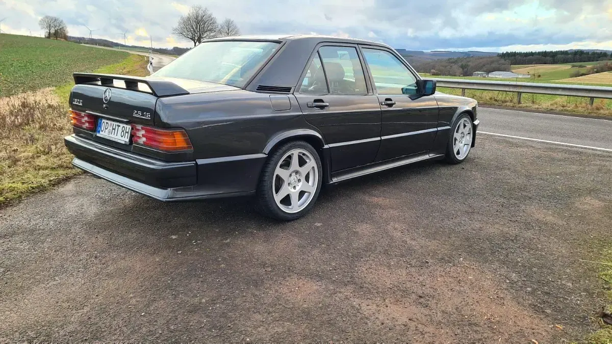 Gebraucht Mercedes 190 194 PS (142 kW) 1988 Schwarz Limousine