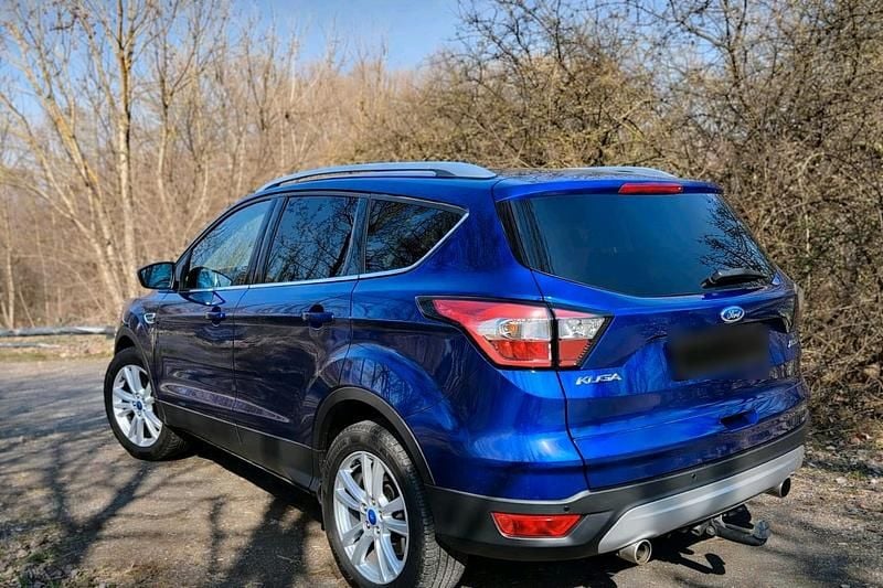 Gebraucht Ford Kuga 150 PS (110 kW) 2018 Blau SUV