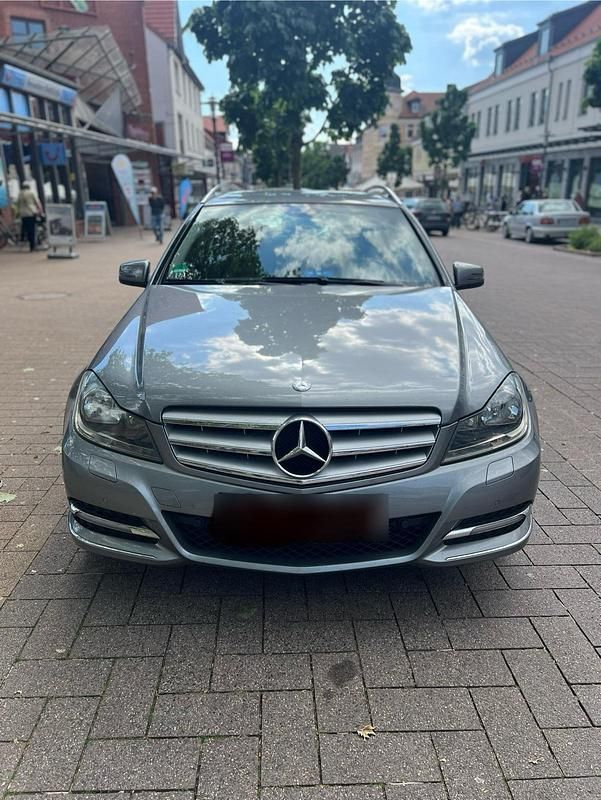 Gebraucht Mercedes C200 2011 Grau Kombi