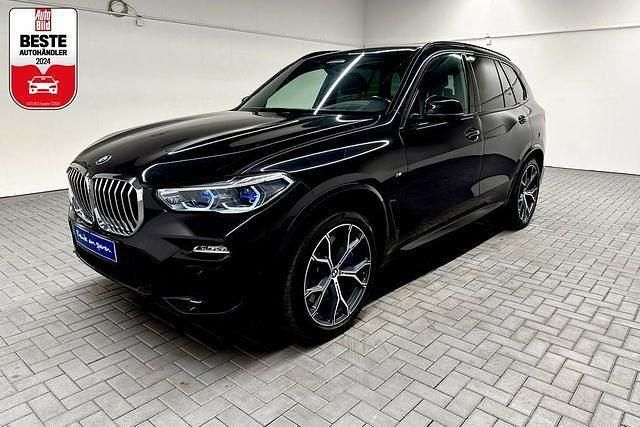 Schwarz (sapphireschwarzmet.) Gebraucht 2019 BMW X5 M Sport SUV | 49.480 € (Etwas zu teuer) - Bild 1/4