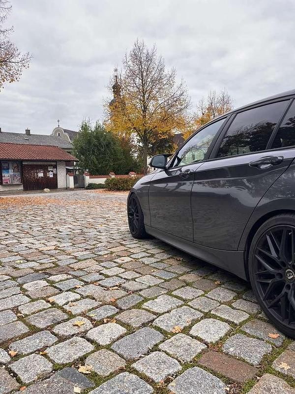 Gebraucht BMW 118 Advantage 136 PS (100 kW) 2018 Grau Kleinwagen