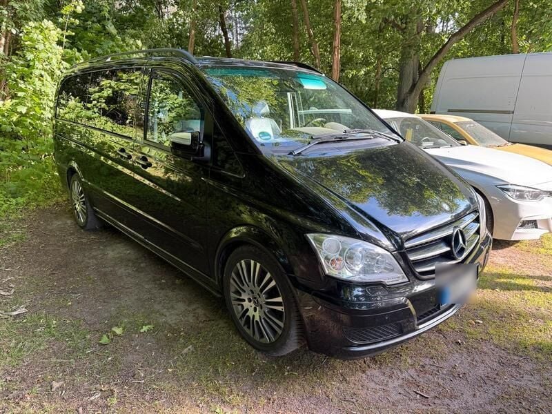 Schwarz Gebraucht 2011 Mercedes Viano Van / Kleinbus | 14.490 € (Superpreis) - Bild 1/4