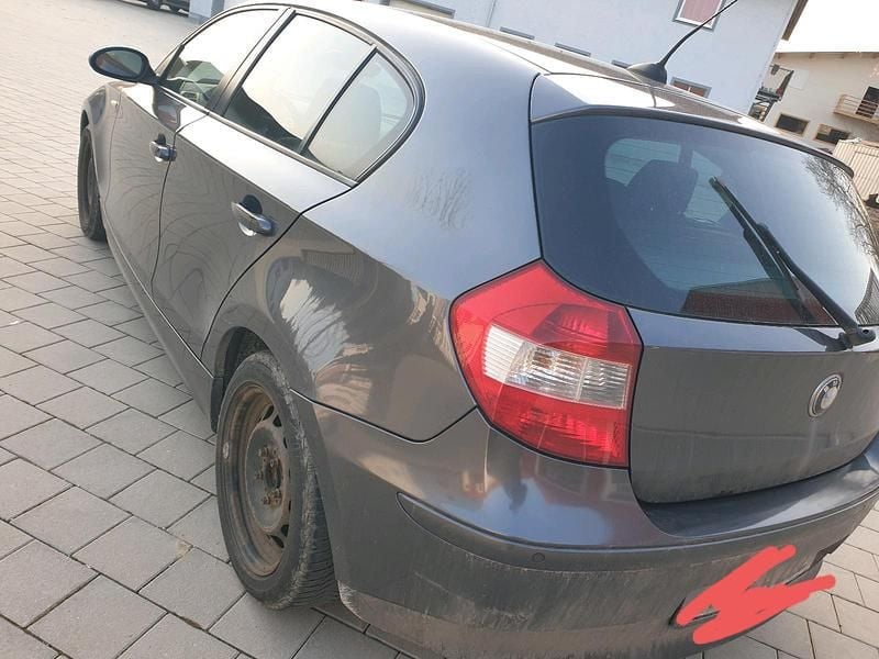 Gebraucht BMW 118 143 PS (105 kW) 2005 Grau Kleinwagen