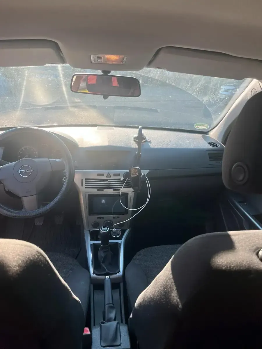 Gebraucht Opel Astra 90 PS (66 kW) 2009 Grau Limousine
