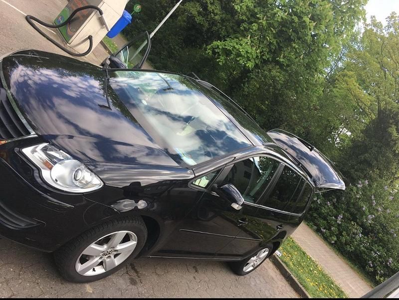 Gebraucht VW Touran 105 PS (77 kW) 2009 Schwarz Van / Kleinbus