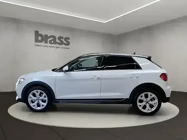 Gebraucht Audi A1 S-Line 150 PS (110 kW) 2025 Gletscherweiß metallic SUV