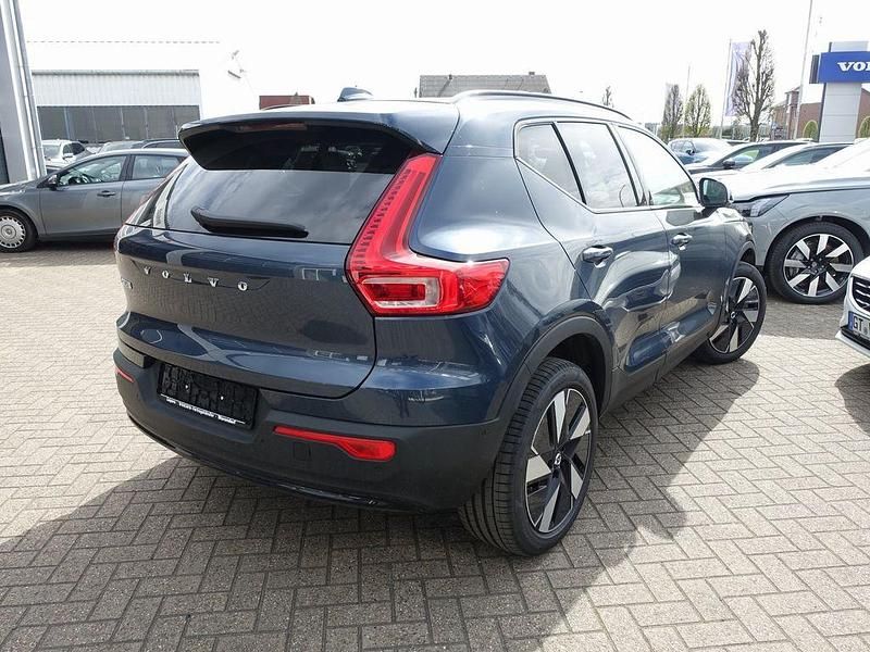 Nowe Volvo EX40 Plus 185 kW (252 KM) 2026 Niebieski SUV