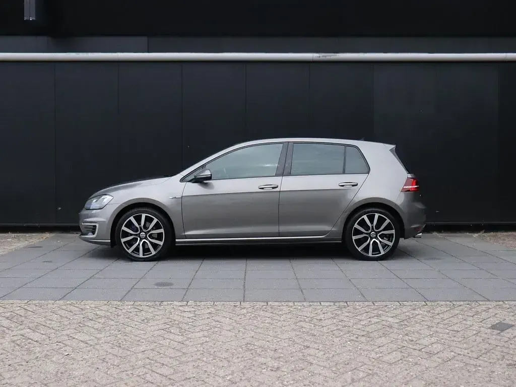 Gebraucht VW Golf VII GTE 204 PS (150 kW) 2015 Grau Limousine