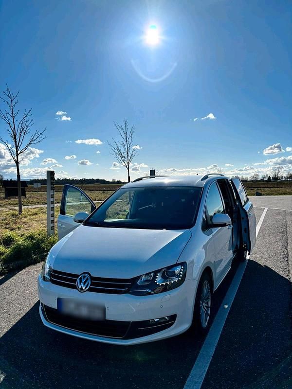 Gebraucht VW Sharan 140 PS (102 kW) 2014 Weiß Van / Kleinbus