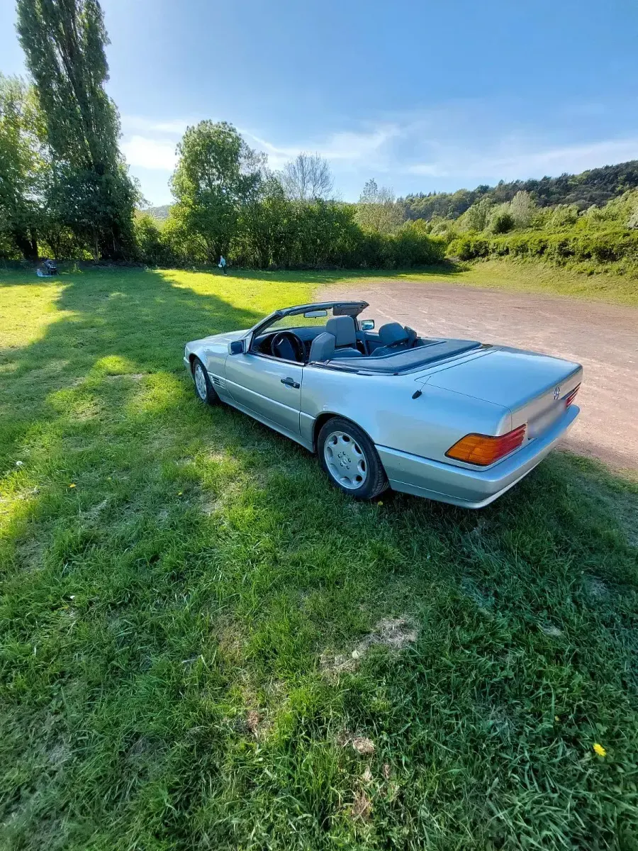 Second-hand Mercedes SL320 232 CP (170 kW) 1994 Argintiu Cabrio