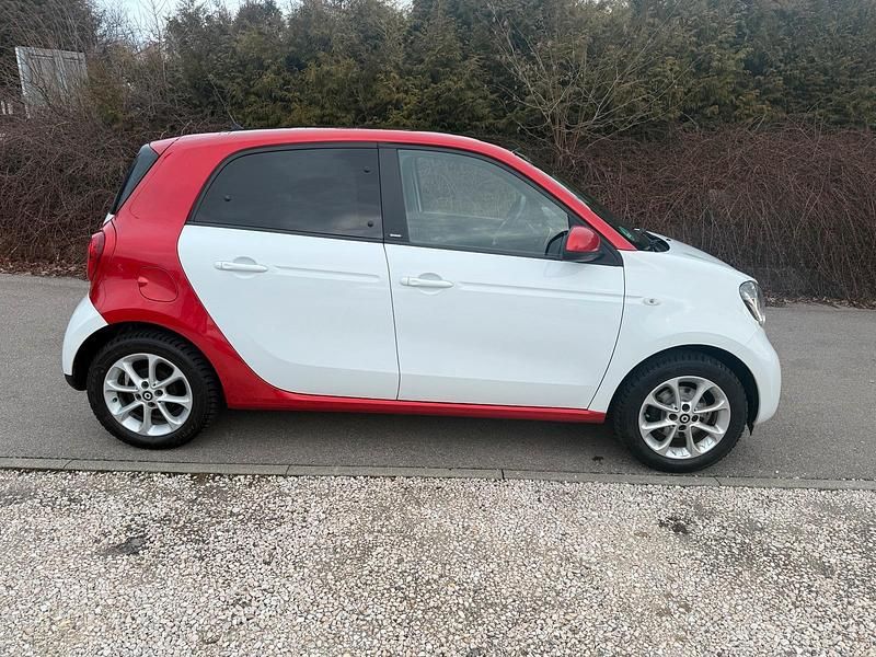 Gebraucht Smart ForFour 90 PS (66 kW) 2018 Weiß Kleinwagen