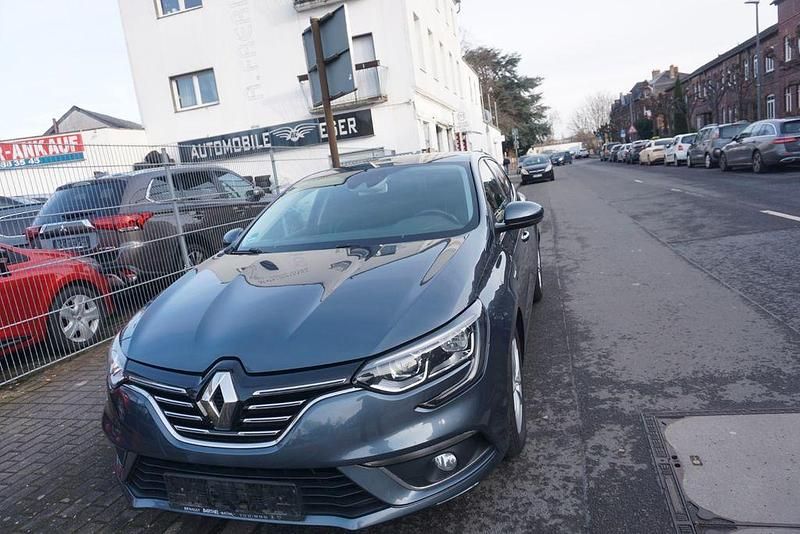 Grau Gebraucht 2017 Renault Mégane IV Intens Limousine | 7.999 € (Guter Preis) - Bild 1/4