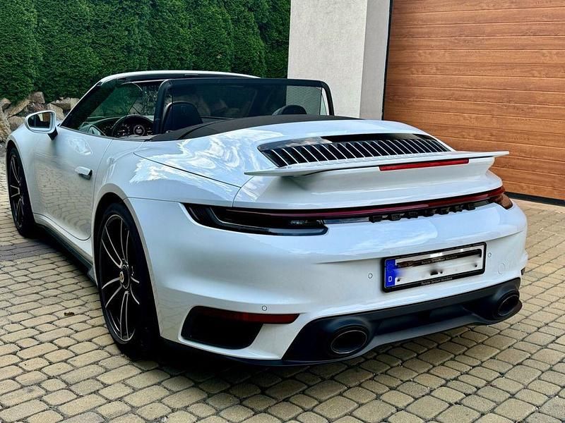 Weiß Gebraucht 2021 Porsche 992 Cabrio | 188.900 € (Fairer Preis) - Bild 1/4