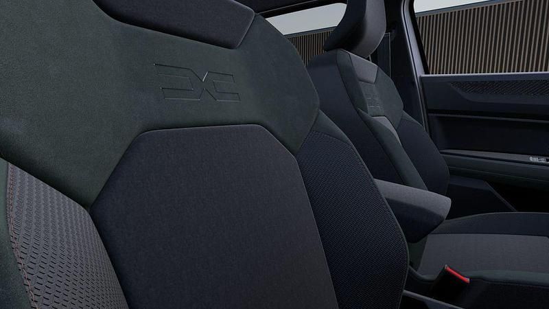 Neu Dacia Duster Extreme 156 PS (114 kW) 2026 Beige SUV