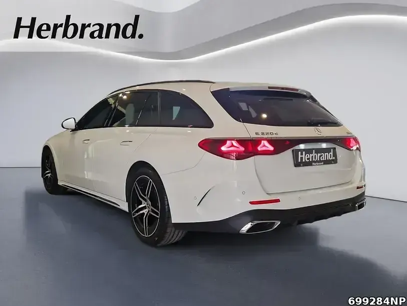 Gebraucht Mercedes E220 AMG 197 PS (144 kW) 2025 Unilack polarweiß Kombi