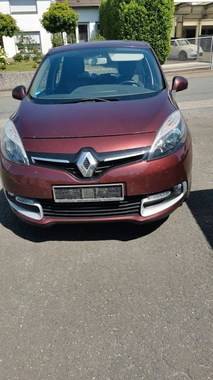 Rot Gebraucht 2014 Renault Scénic III Bose Edition Van / Kleinbus | 4.900 € (Superpreis) - Bild 1/4