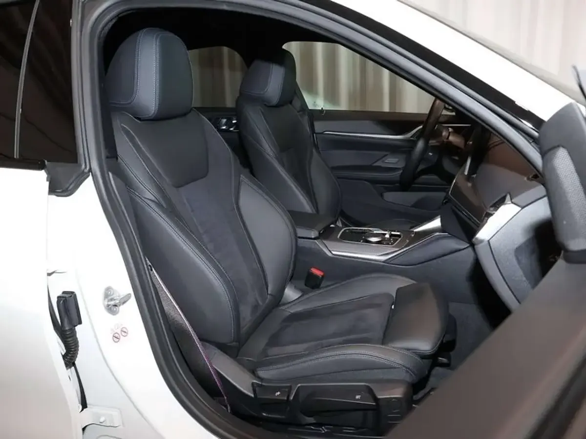 Gebraucht BMW i4 M Sport 250 kW (340 PS) 2024 Alpinweiß uni Limousine