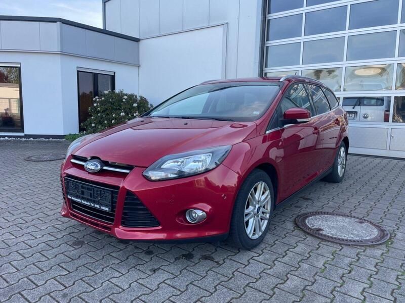 Rot Gebraucht 2012 Ford Focus Titanium Kombi | 4.690 € (Fairer Preis) - Bild 1/4