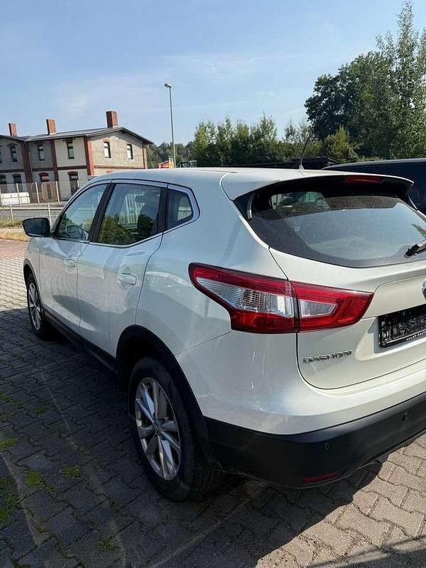Gebraucht Nissan Qashqai N-Vision 163 PS (119 kW) 2016 Weiß SUV