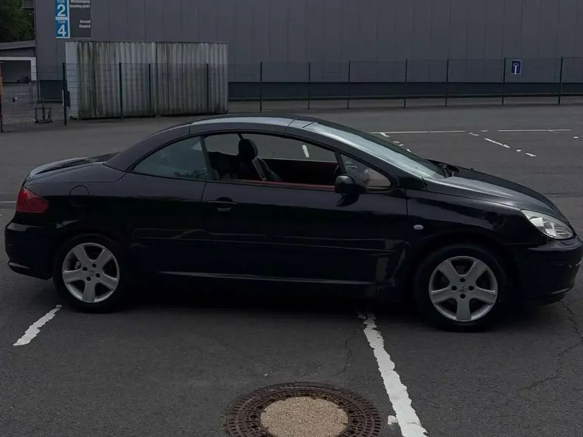 Gebraucht Peugeot 307 CC 136 PS (100 kW) 2005 Schwarz Cabrio