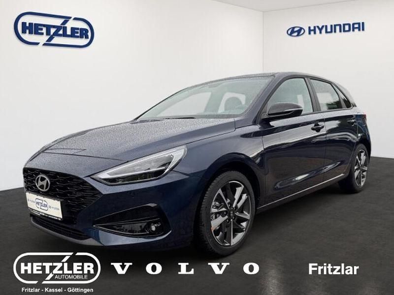 Blau Neu 2024 Hyundai i30 Advantage Limousine | 24.790 € (Etwas zu teuer) - Bild 1/4