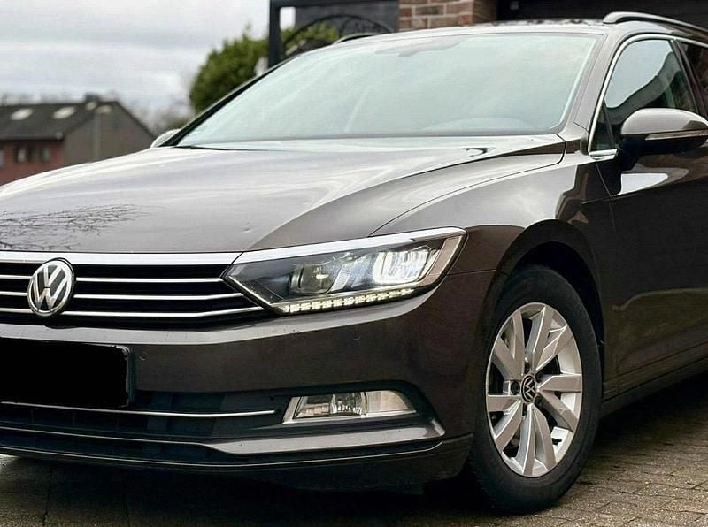 Braun Gebraucht 2015 VW Passat Kombi | 9.800 € (Superpreis) - Bild 1/4