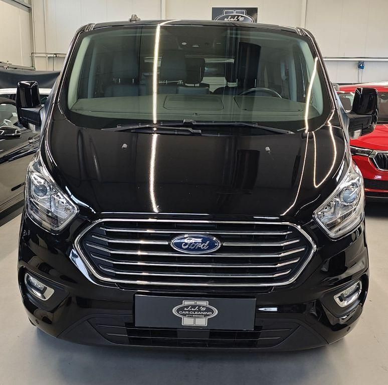 Gebraucht Ford Tourneo 131 PS (96 kW) 2020 Schwarz Van / Kleinbus