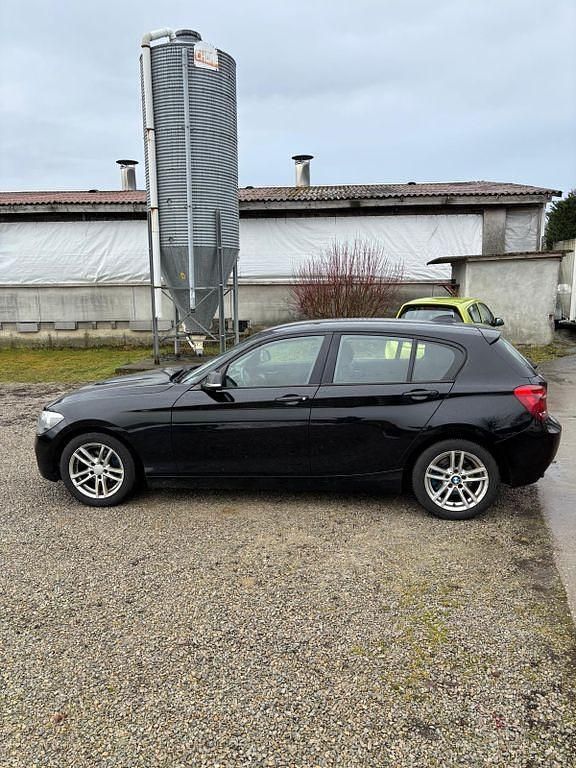 Gebraucht BMW 116 Sport Line 116 PS (85 kW) 2014 Schwarz Kleinwagen