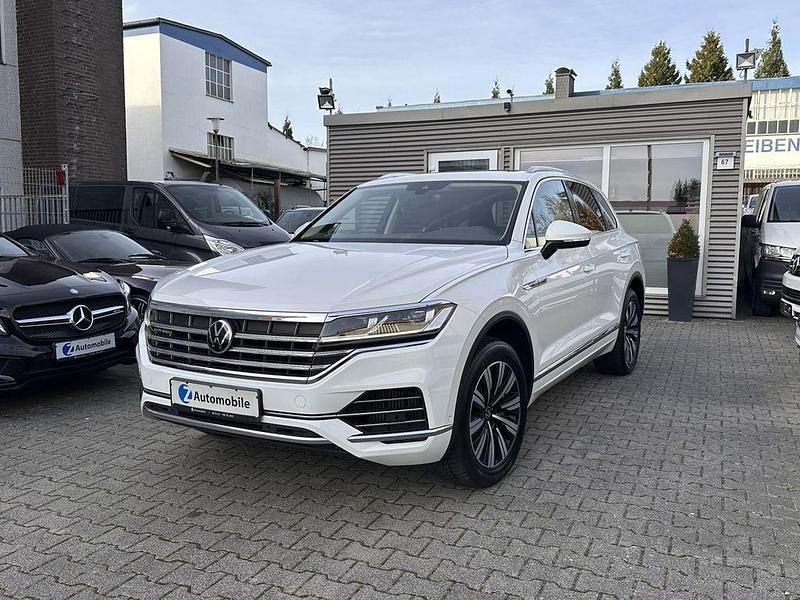 Pure white Gebraucht 2021 VW Touareg Atmosphere SUV | 39.980 € (Guter Preis) - Bild 1/4