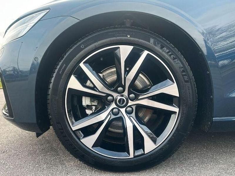 Gebraucht Volvo V60 Plus 197 PS (144 kW) 2025 Denim blue Kombi