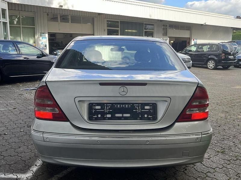 Gebraucht Mercedes C200 Elegance 163 PS (119 kW) 2002 Silber Limousine