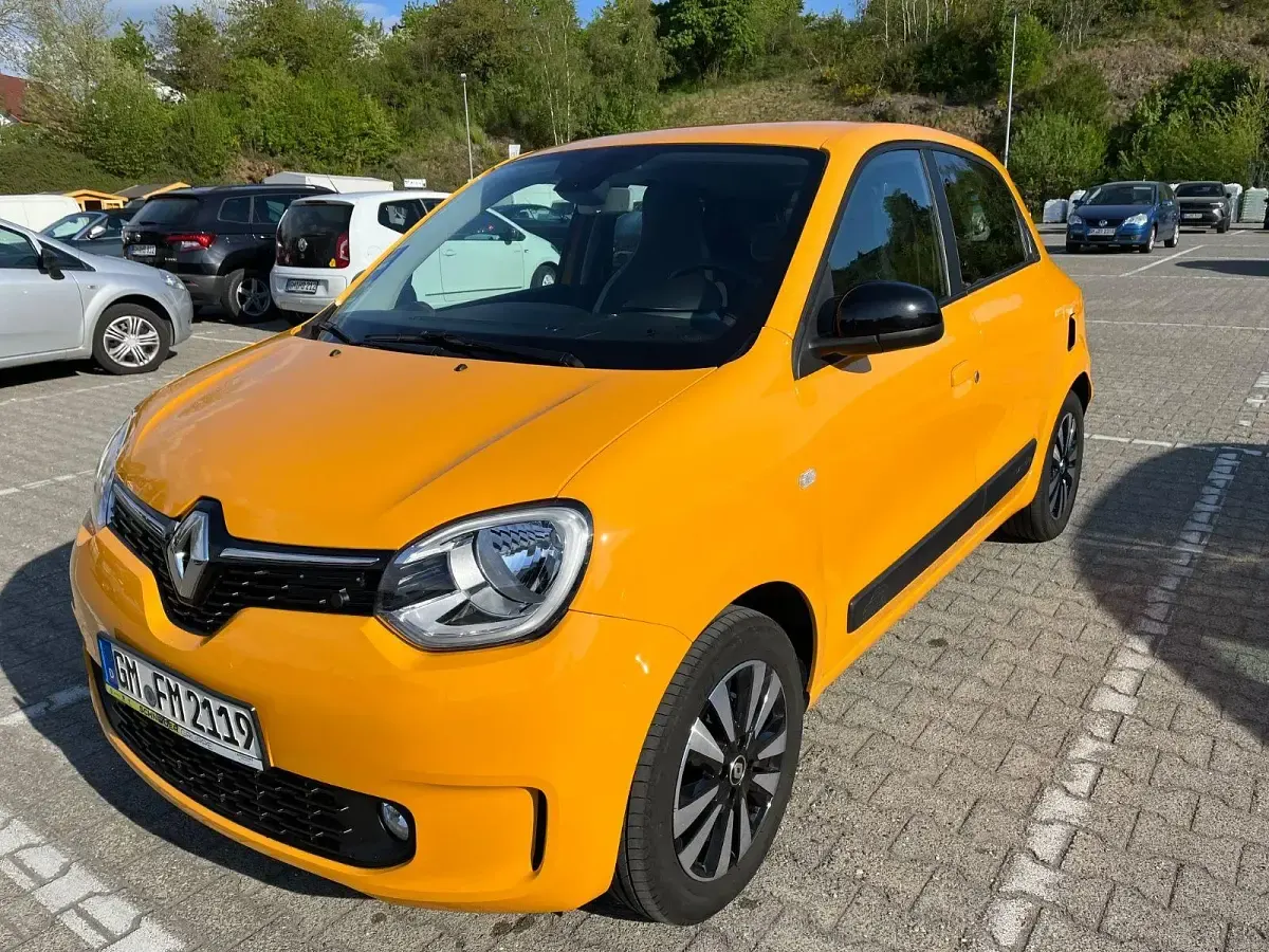 Używany Renault Twingo Intens 65 KM (47 kW) 2022 Pomarańczowy Hatchback