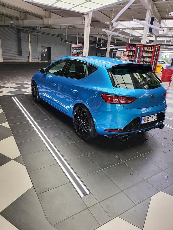 Blau Gebraucht 2016 Seat Leon Cupra 290 Limousine | 15.999 € (Fairer Preis) - Bild 1/4