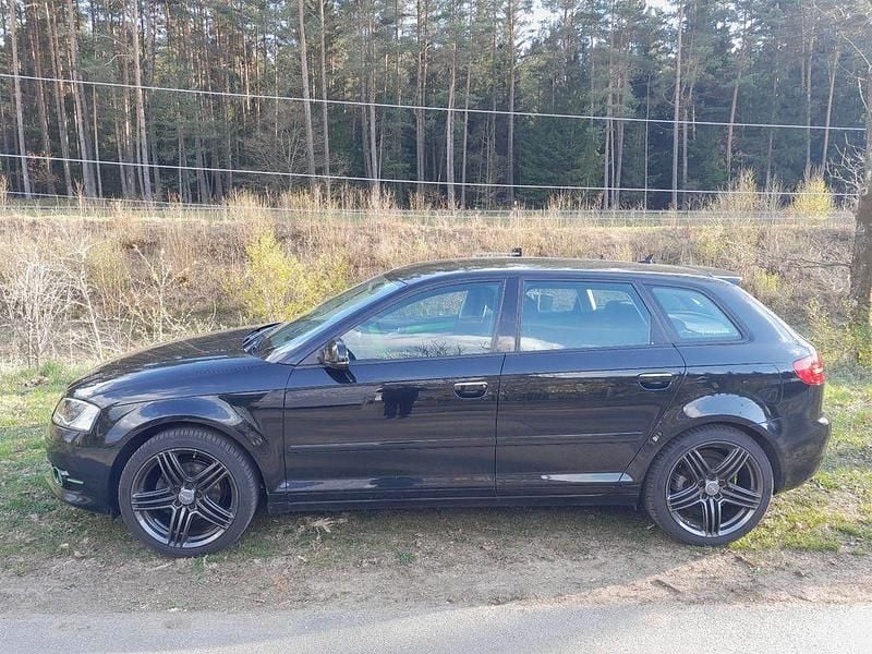 Gebraucht Audi A3 Attraction 125 PS (91 kW) 2011 Schwarz Kleinwagen