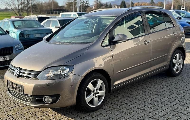 Gebraucht VW Golf VI Team 105 PS (77 kW) 2011 Braun Kleinwagen