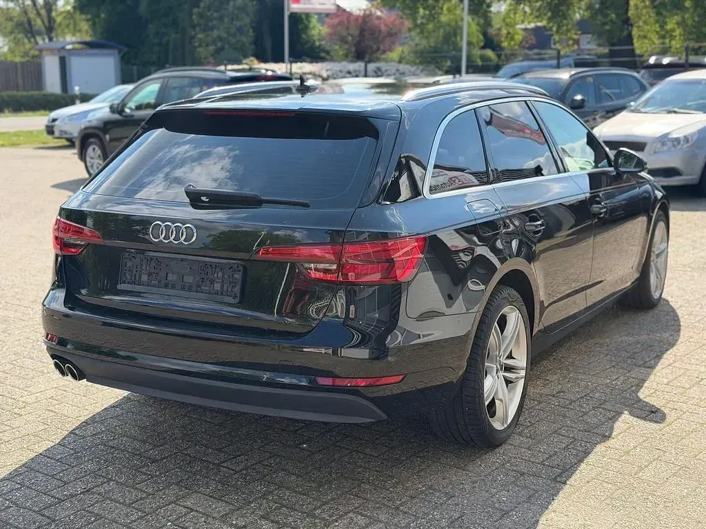 Gebraucht Audi A4 Comfort 218 PS (160 kW) 2016 Schwarz Limousine
