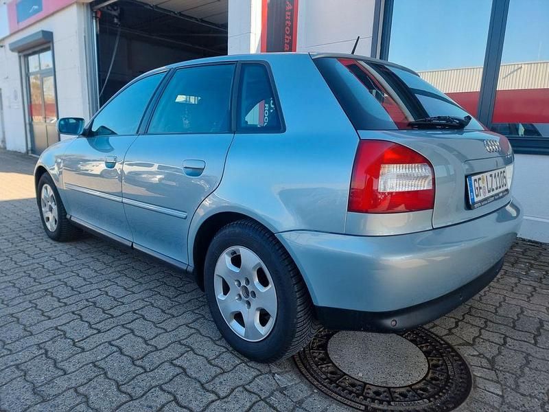 Gebraucht Audi A3 Attraction 125 PS (91 kW) 2001 Blau Kleinwagen