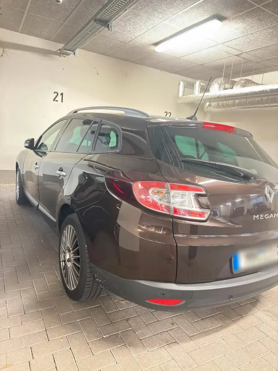 Gebraucht Renault Mégane GrandTour 130 PS (95 kW) 2011 Braun Kombi
