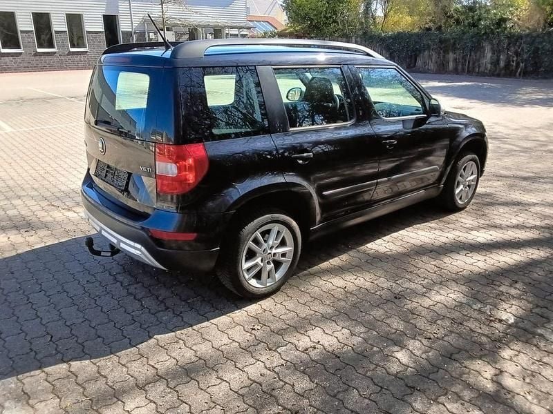 Gebraucht Skoda Yeti Active 105 PS (77 kW) 2015 Schwarz SUV