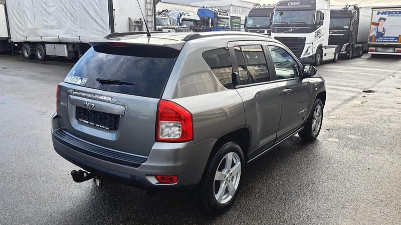 Gebraucht Jeep Compass 156 PS (114 kW) 2013 Grau SUV