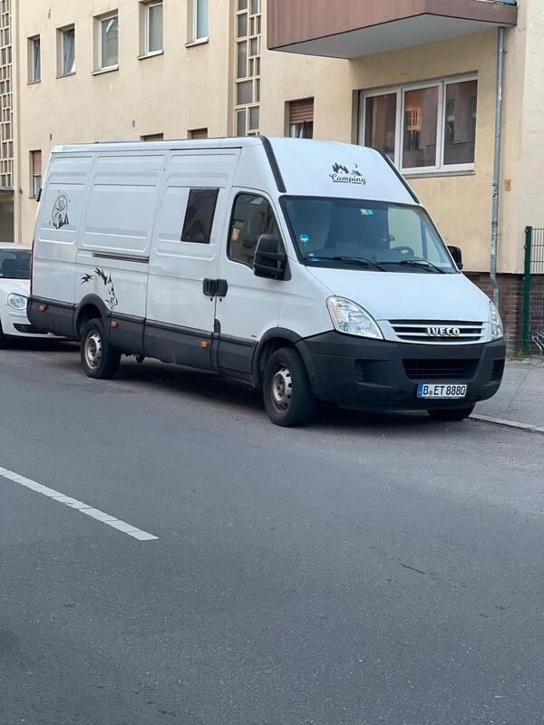 Weiß Gebraucht 2009 Iveco Daily Van | 7.900 € - Bild 1/4