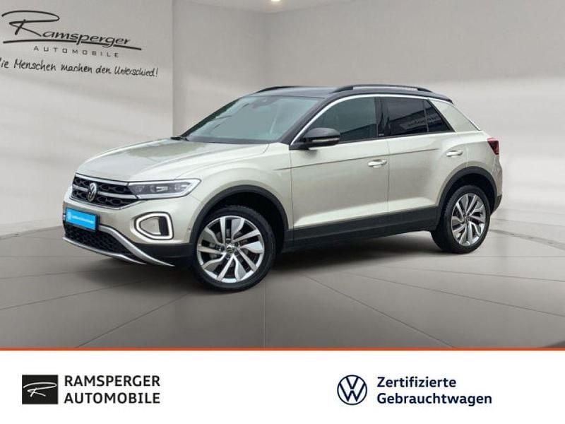 Silber (ivory silver metallic/schwarz) Gebraucht 2024 VW T-Roc Move SUV | 27.990 € (Guter Preis) - Bild 1/4