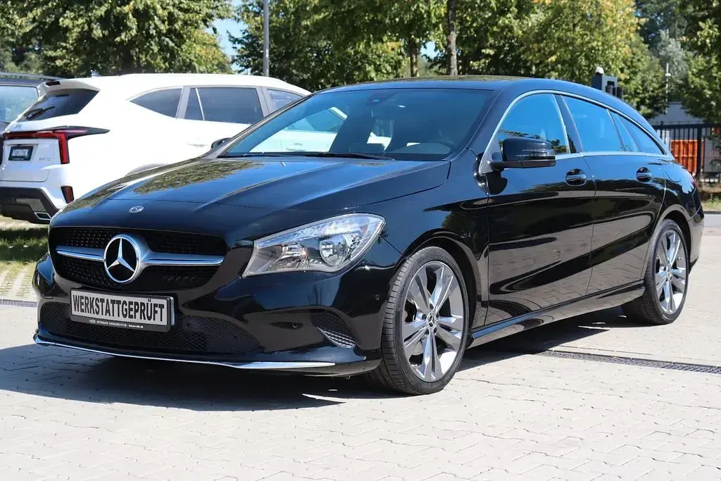 Gebraucht Mercedes CLA200 136 PS (100 kW) 2018 Schwarz Coupé