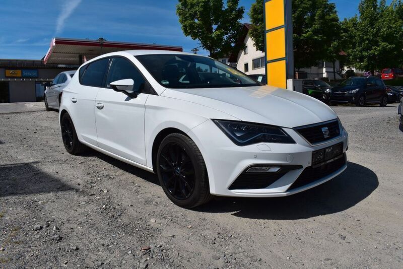 ´´nevada´´ weiss Gebraucht 2018 Seat Leon FR Limousine | 14.350 € (Fairer Preis) - Bild 1/4