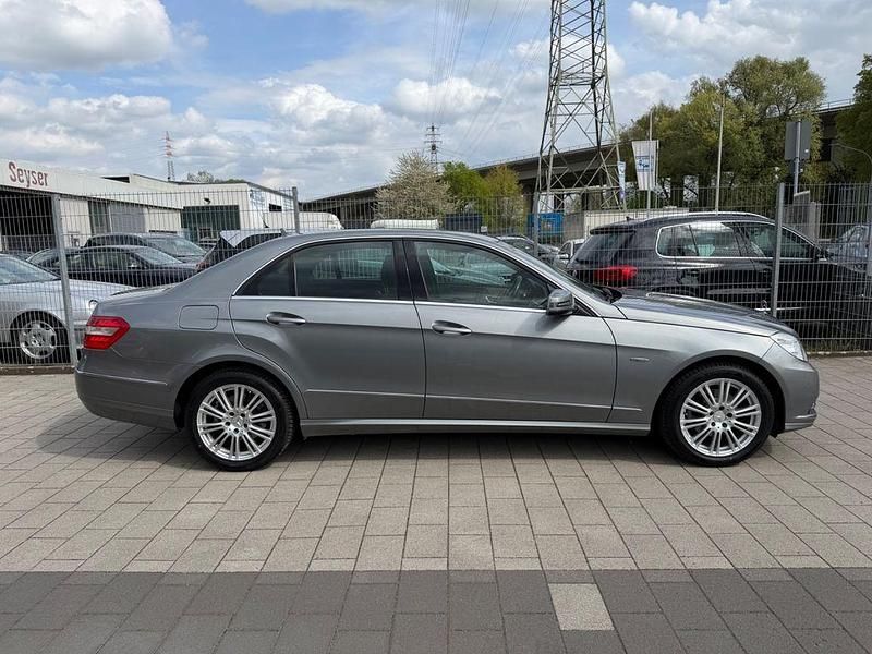 Gebraucht Mercedes E200 Elegance 184 PS (135 kW) 2012 Grau Limousine