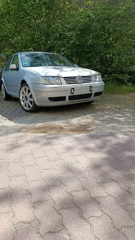 Gebraucht VW Bora Basis 101 PS (74 kW) 1999 Silber Limousine