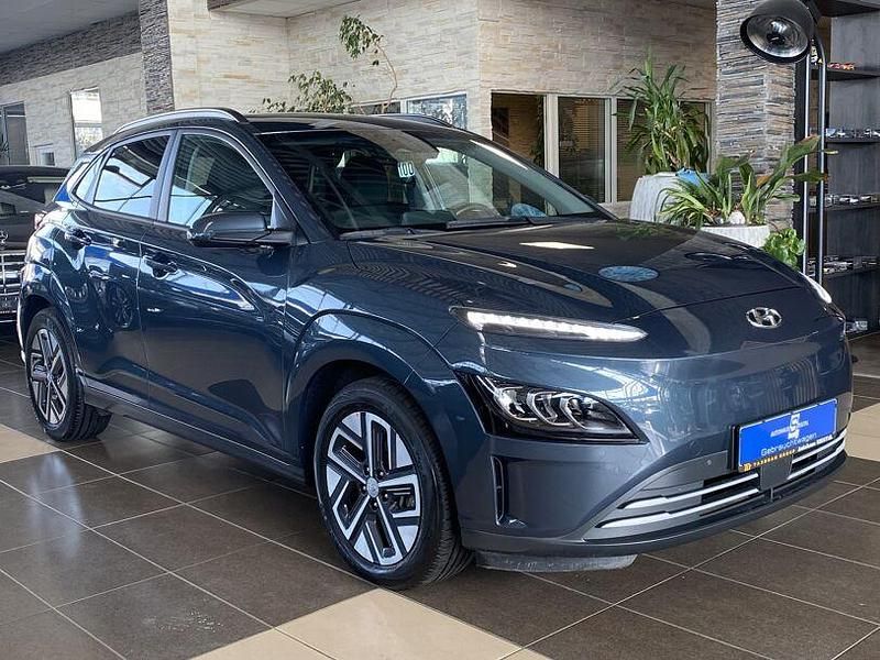 Blau teal blue / met Gebraucht 2022 Hyundai Kona Trend SUV | 16.000 € (Superpreis) - Bild 1/4
