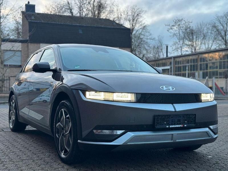 Grau Gebraucht 2022 Hyundai Ioniq 5 Dynamiq SUV | 26.500 € (Superpreis) - Bild 1/4